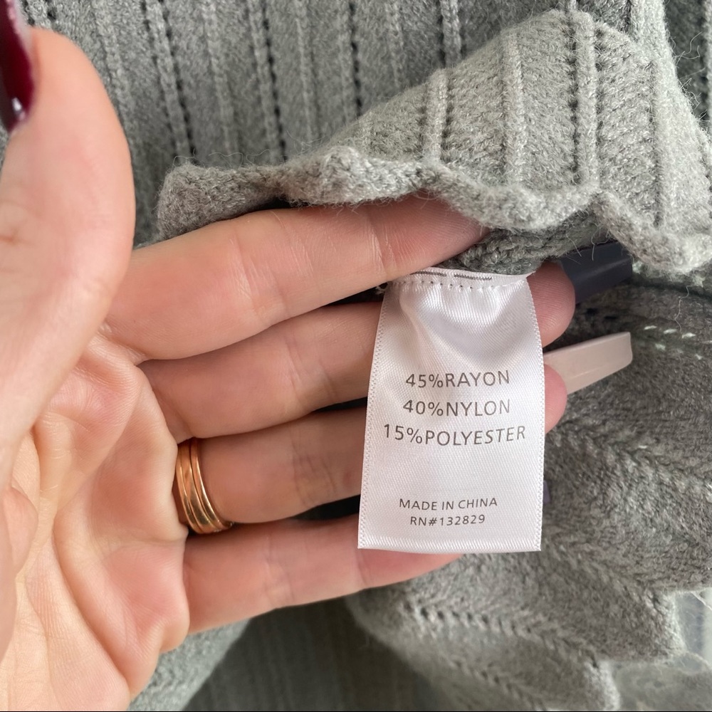 Revolve X Tularosa Sicily Cropped Knit Sweater in Sage Size Large NWT - Picture 12 of 14